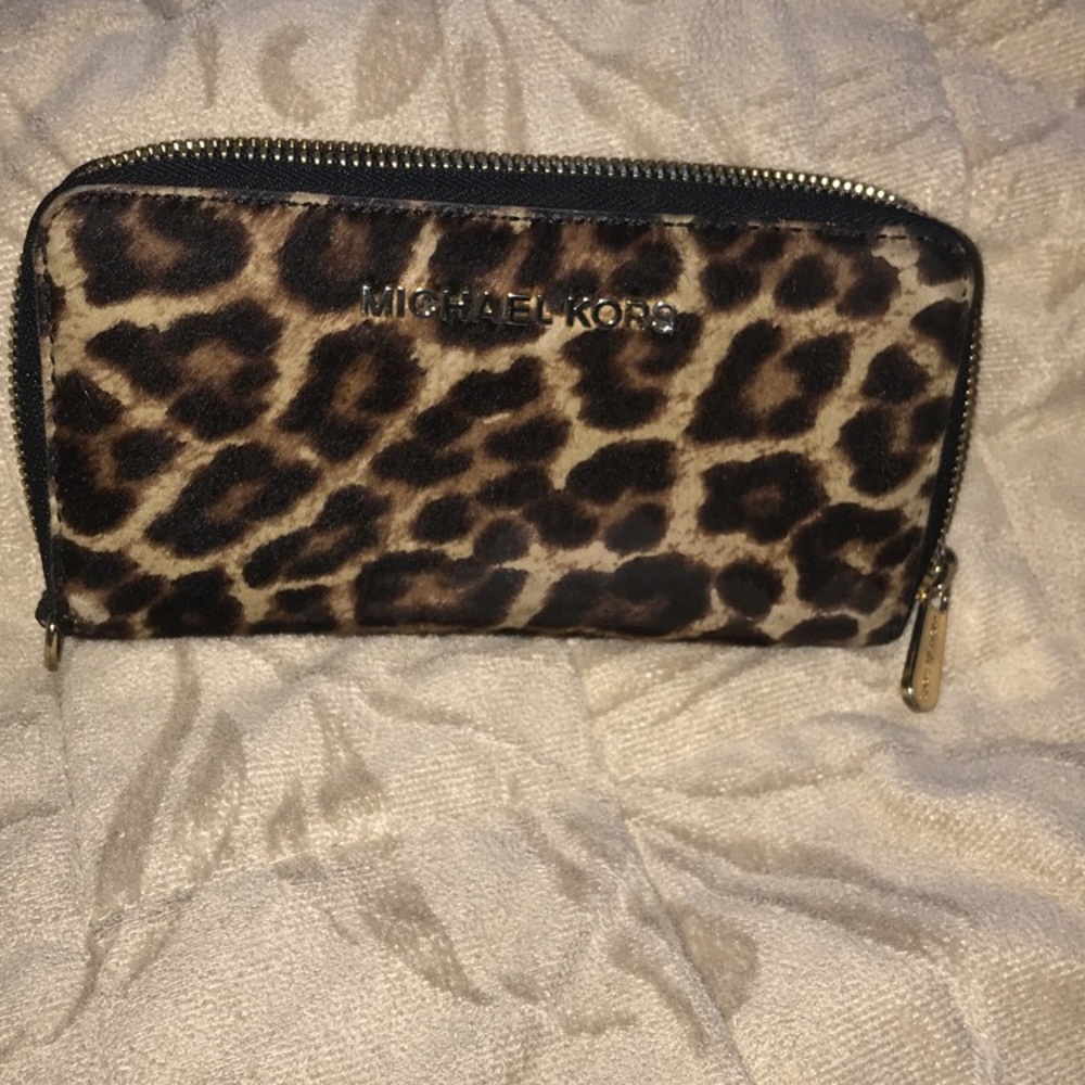 Beautiful Michael Kors Leopard wallet